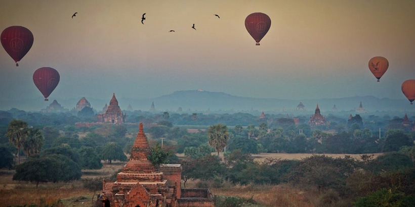 air-balloons-floating-over-bagan-in-the-morning