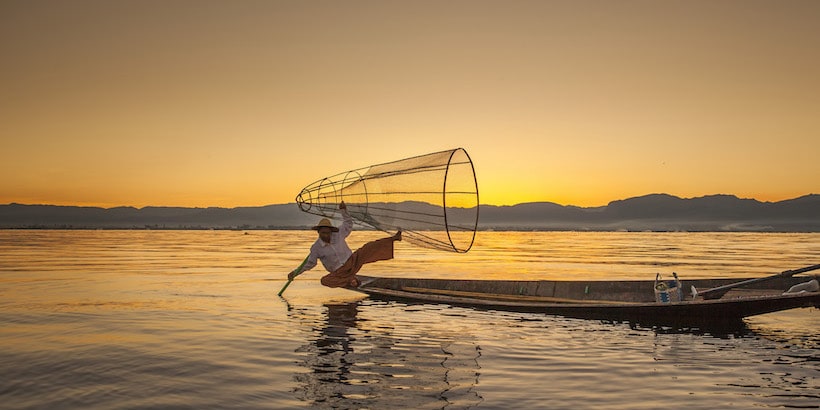 inle lake fisherman at sunset inle-lake-fisherman-at-sunset