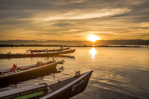 boat-ride-in-inle-lake