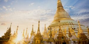 shwedagon-pagoda-at-sunset-in-yangon