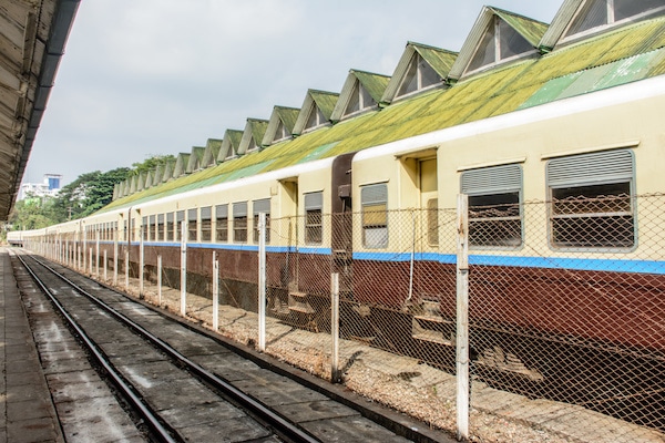 carriages-of-yangon-circular-train