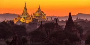 ananda-temple-in-bagan-at-sunset