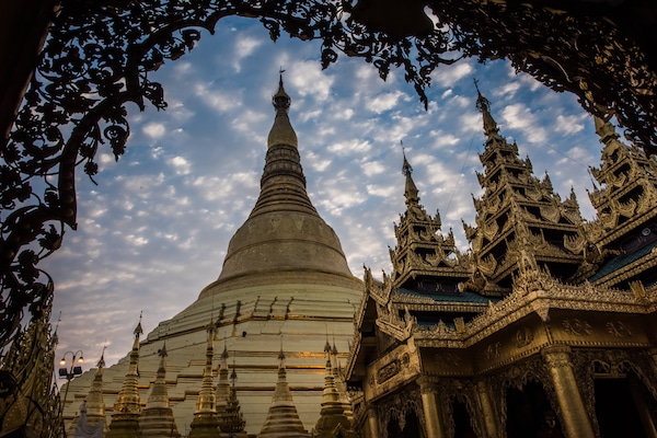 shwedagon pagoda in yangon shwedagon-pagoda-in-yangon