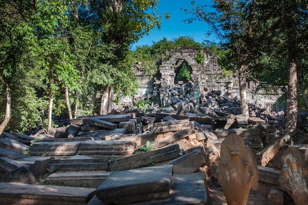 temple-ruins-in-beng-meala