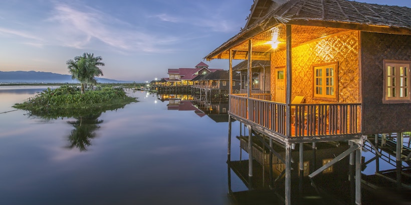 overnight-at-a-floating-cottage-in-inle-lake