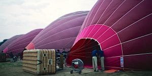 balloon-flight-crew-in-preparation