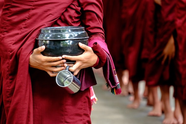 monks-at-mahagandayon-monastery