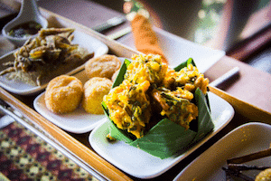 fried-vegetables-at-the-shan-restaurant