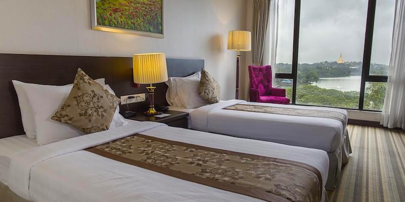 premier-room-with-lake-view-at-esperado-lakeview