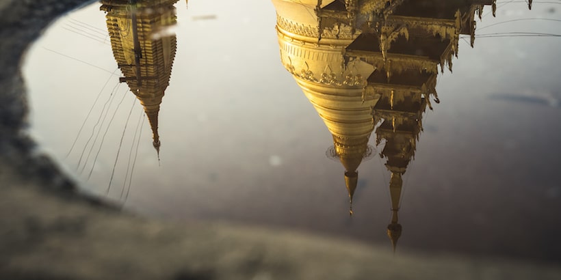 reflection-of-shwezigon-pagoda