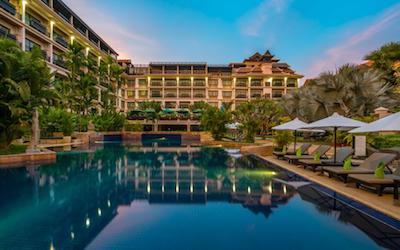 swimming-pool-at-angkor-miracle-resort-in-siem-reap
